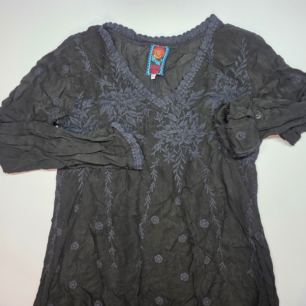 Johnny Was Black Embroidered Cupra Rayon V-Neck Blouse XS Boho Crochet Lace Trim